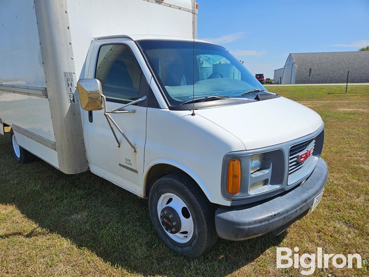 2002-gmc-3500-image-12