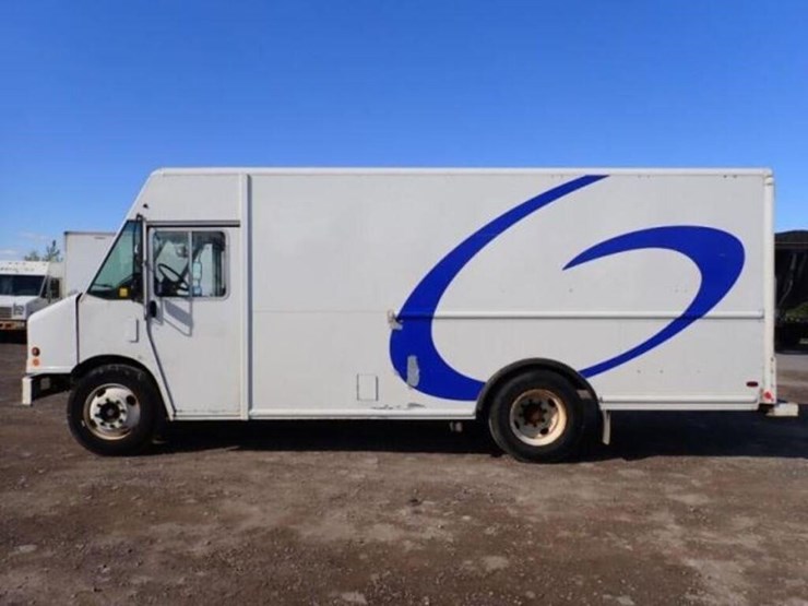 2012-freightliner-mt55-image-8