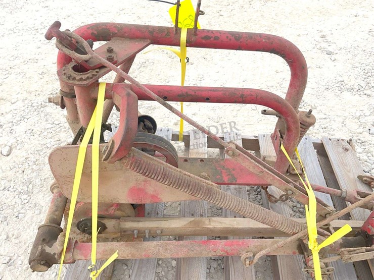massey-ferguson-7-image-11