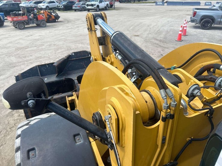 2016-caterpillar-930m-image-39