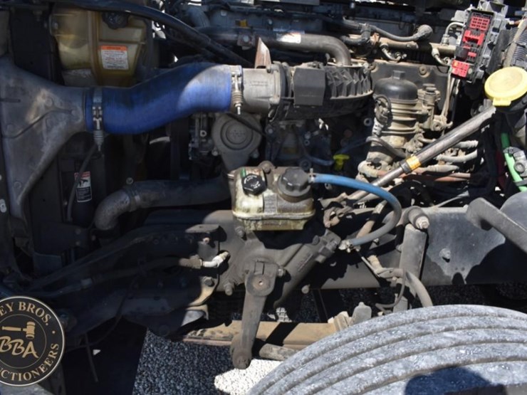 2020-western-star-5700xe-image-71