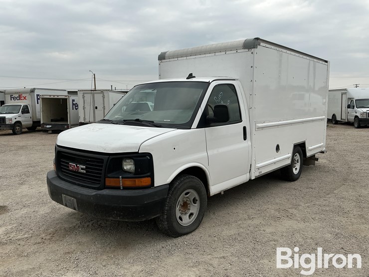 2017-gmc-savana-s/a-delivery-truck-image-1