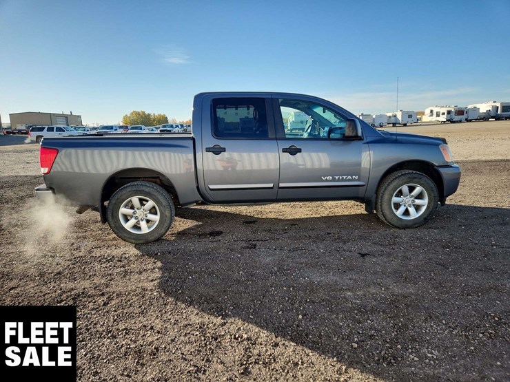 2013-nissan-titan-image-23