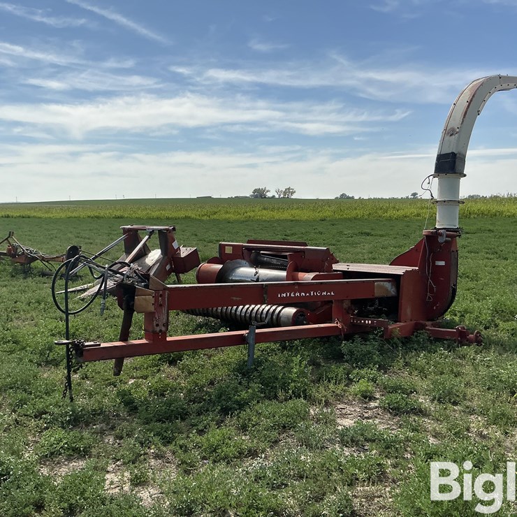 INTERNATIONAL 830