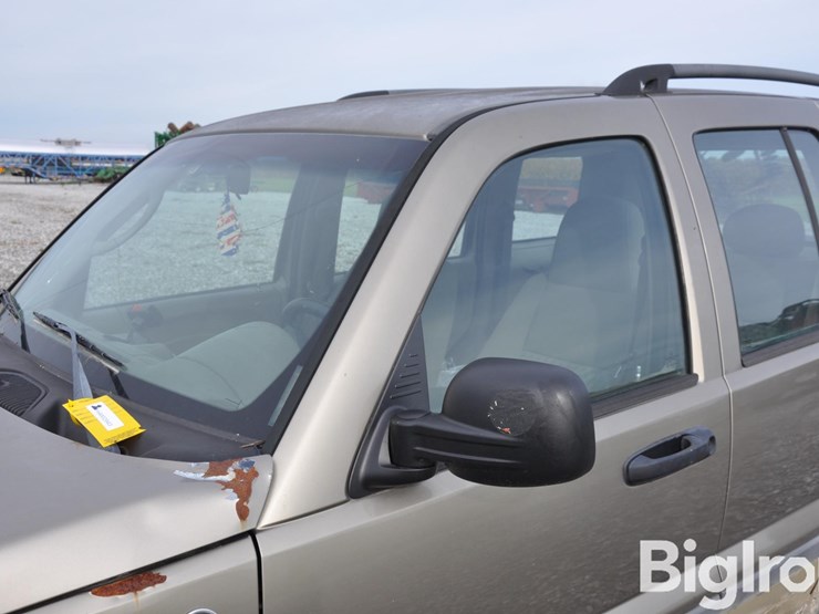 2005-jeep-liberty-image-12