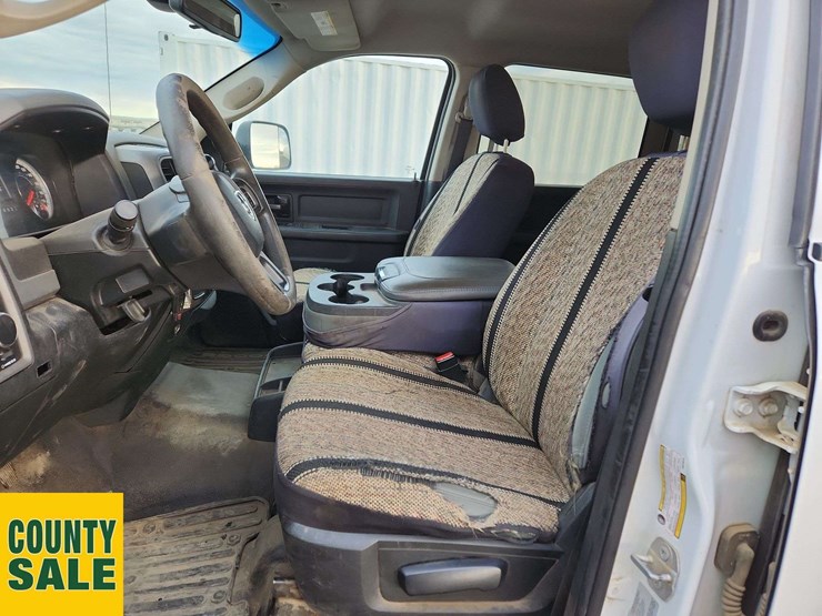 2016-ram-tradesman-image-15