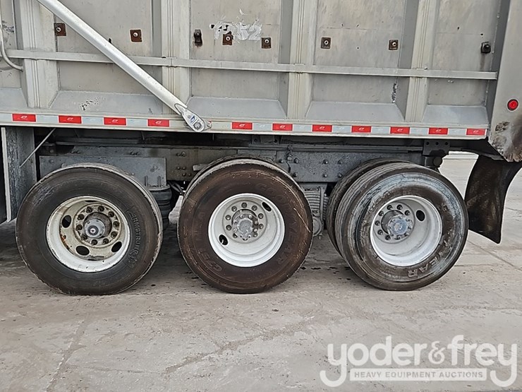2015-mack-gu713-granite-image-14