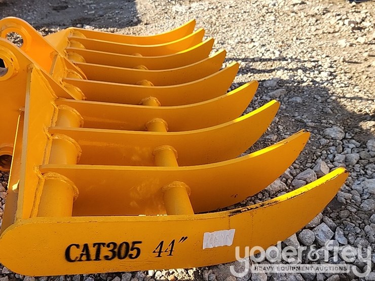 2025-caterpillar-305-image-5