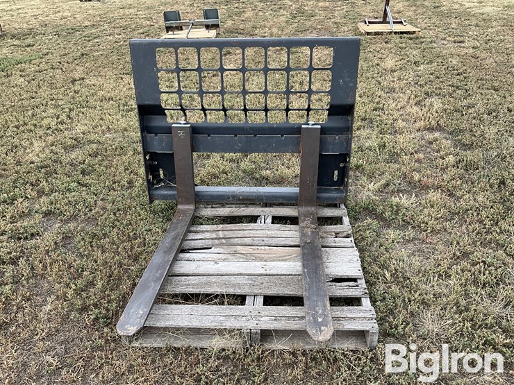 pallet-fork-skid-steer-attachment-image-2