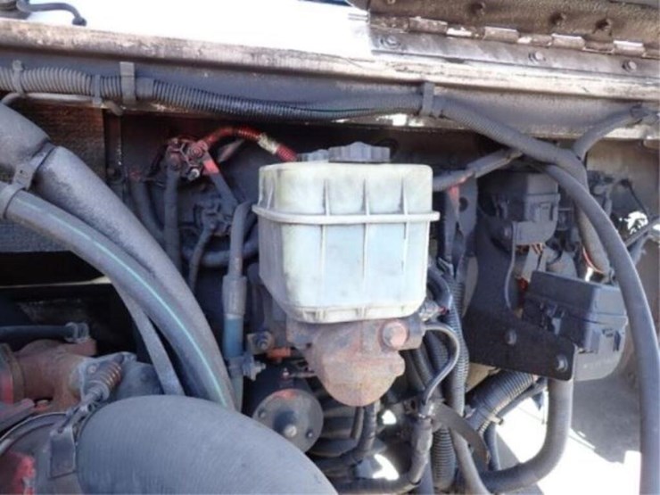 2015-freightliner-mt55-image-58