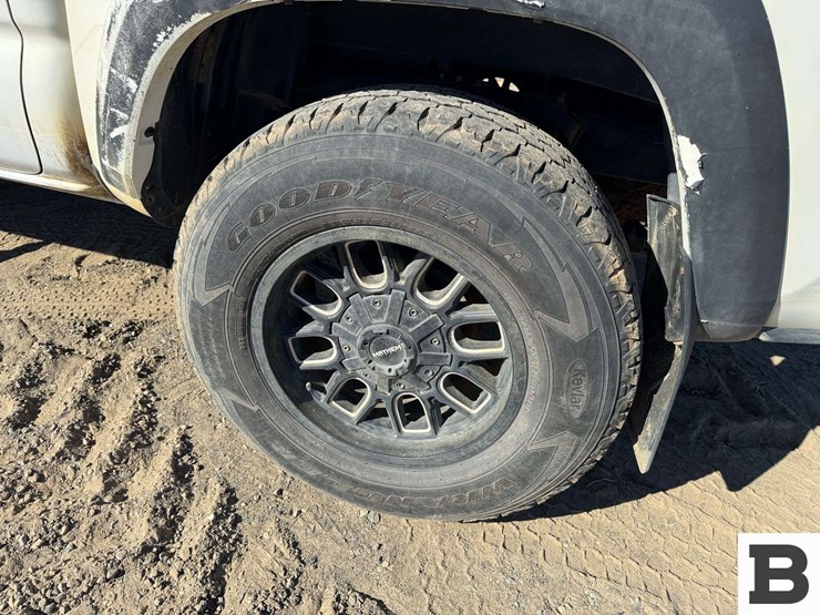 2017-toyota-tacoma-image-16