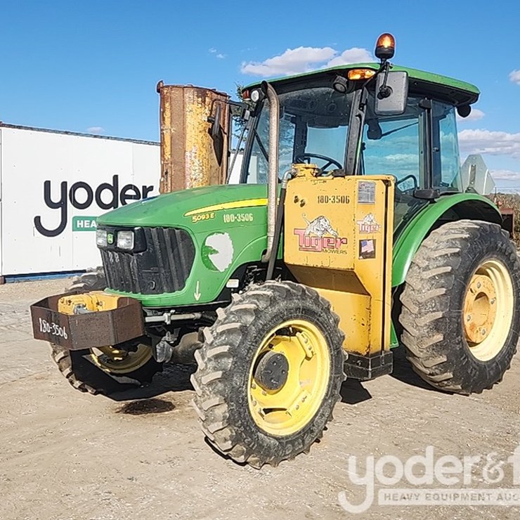 2009 JOHN DEERE 5093E
