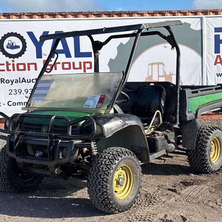 JOHN DEERE GATOR