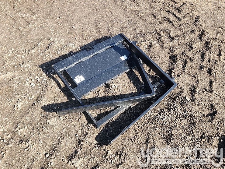 unused-2025-giyi-36"-forks-to-suit-mini-skidsteer-image-2
