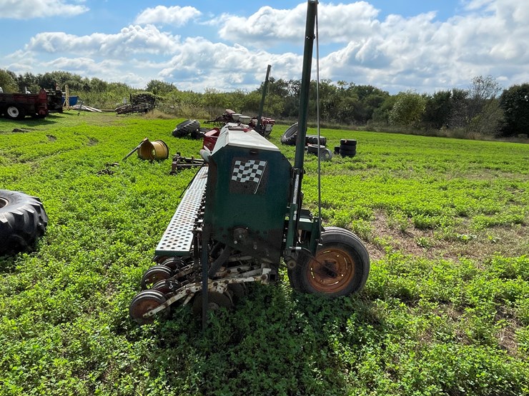 #5022-•-marliss-13'-grain-drill-image-8