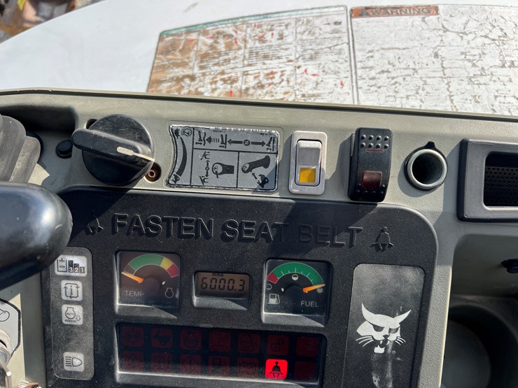 2012-bobcat-e35-image-16