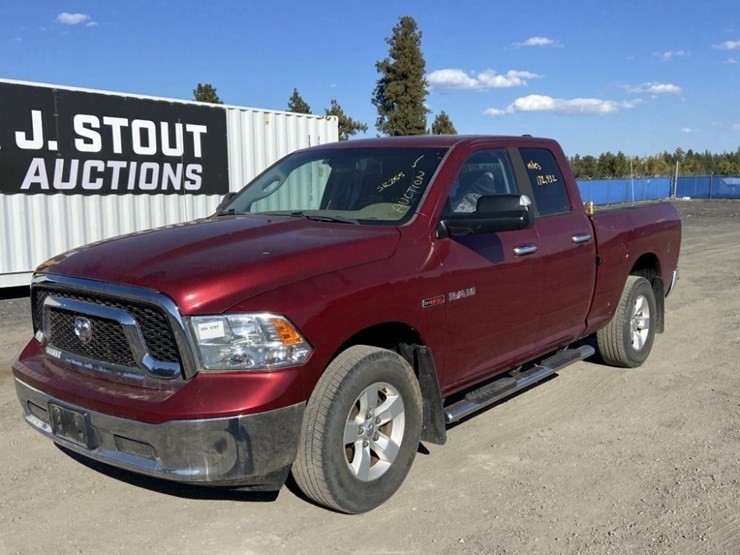 2015-dodge-ram-extra-cab-4wd-pickup-image-1