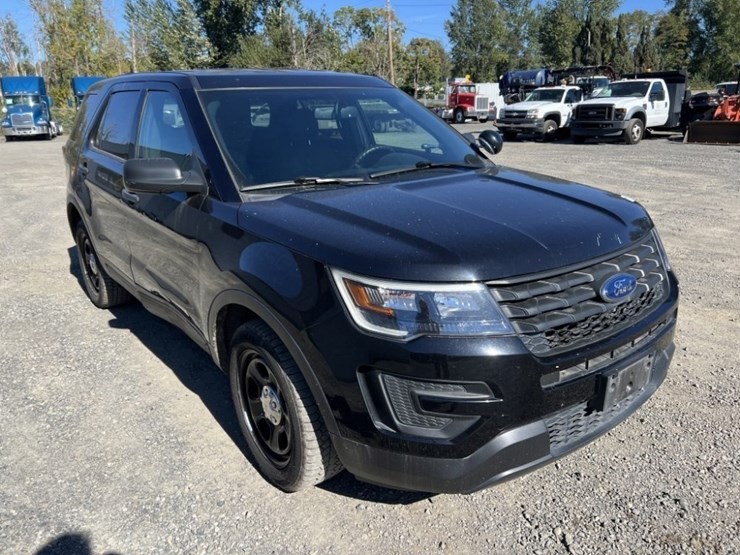 2019-ford-explorer-image-2
