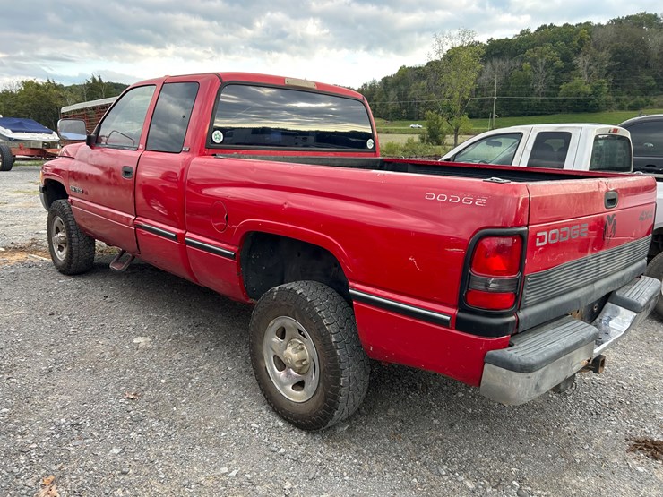 1997-dodge-1500-image-3
