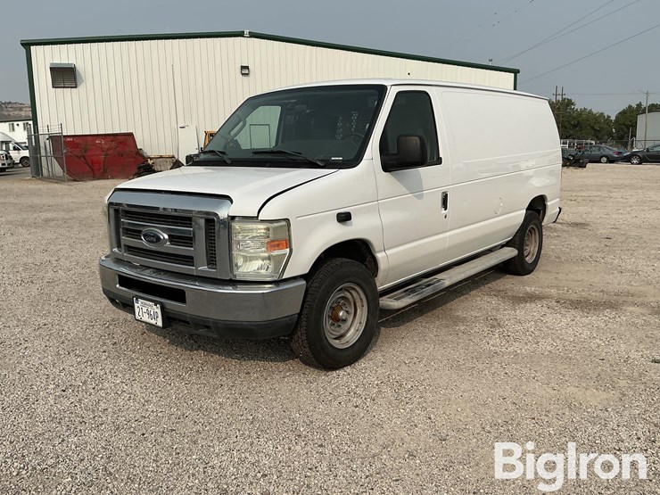2010-ford-e250-image-1