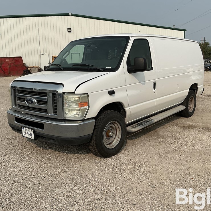 2010 FORD E250