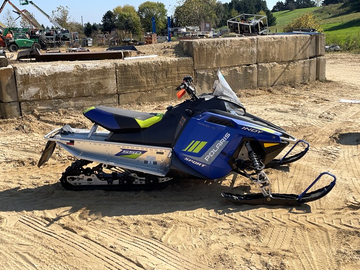 #1897-•-2024-polaris-indy-550-sport-snowmobile-(sells-with-bill-of-sale-only)-image-4