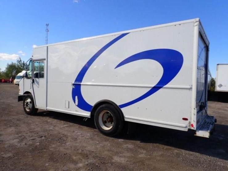 2012-freightliner-mt55-image-7