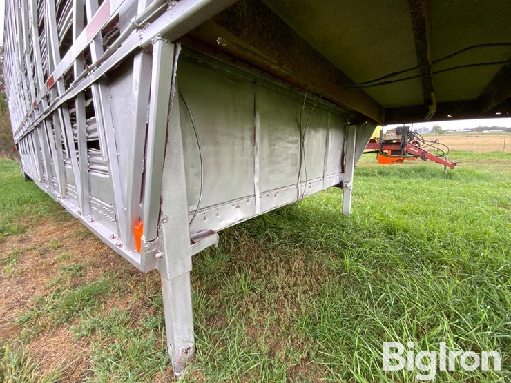 1965-wilson-livestock-trailer-image-10