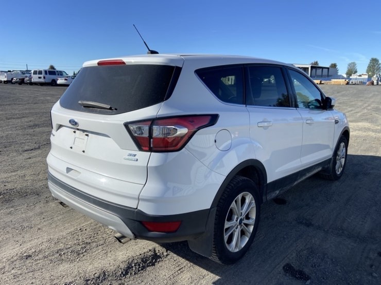 2017-ford-escape-se-image-5