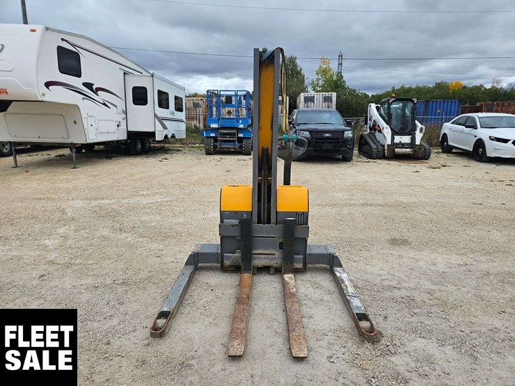 non-operable-2016-jungheinrich-electric-forklift-image-7