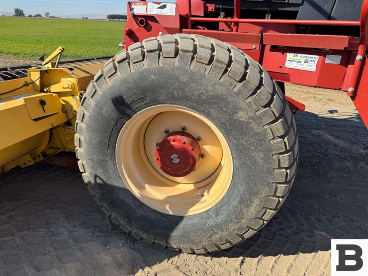 new-holland-h8040-image-21