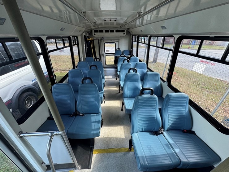 2016-ford-e450-image-6