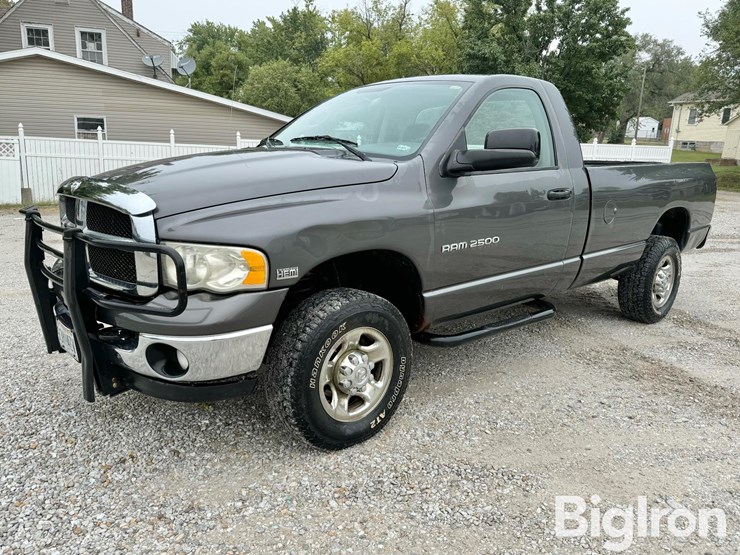2004-dodge-ram-2500-image-1