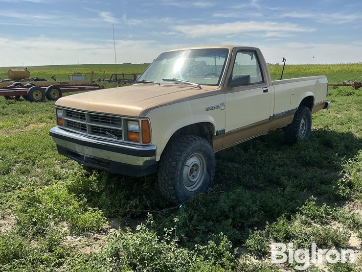 1987-dodge-dakota-image-1