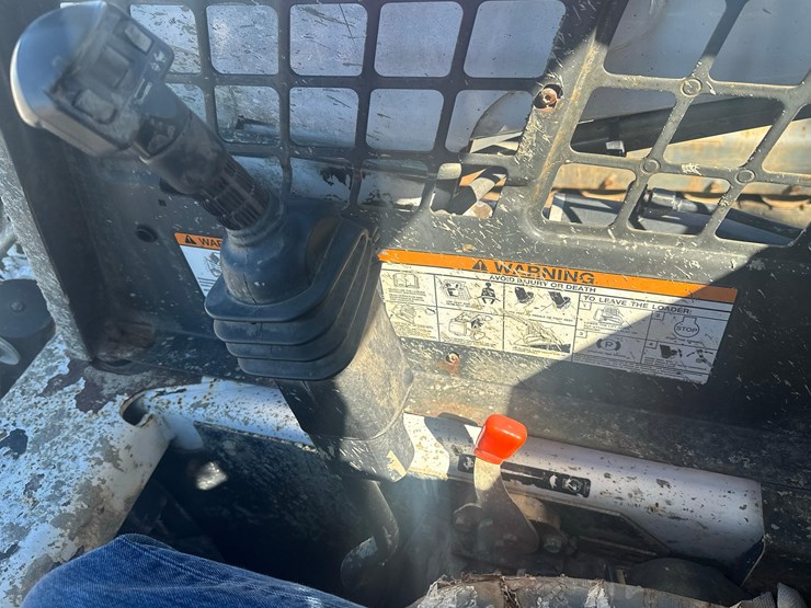 2013-bobcat-t180-image-17