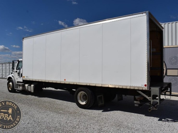 2022-freightliner-business-class-m2-100-image-4