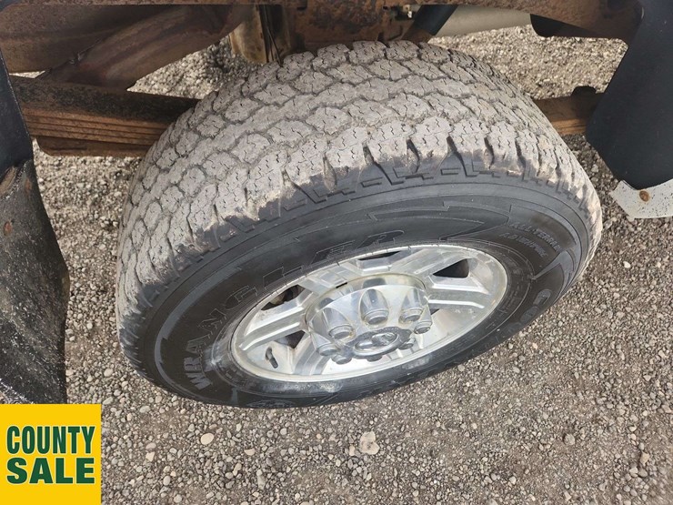 2012-ram-2500-laramie-image-30