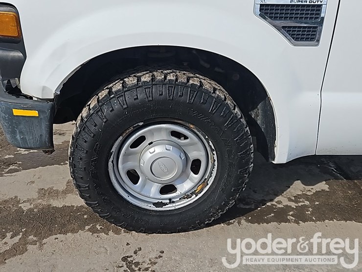 2010-ford-f350-image-13