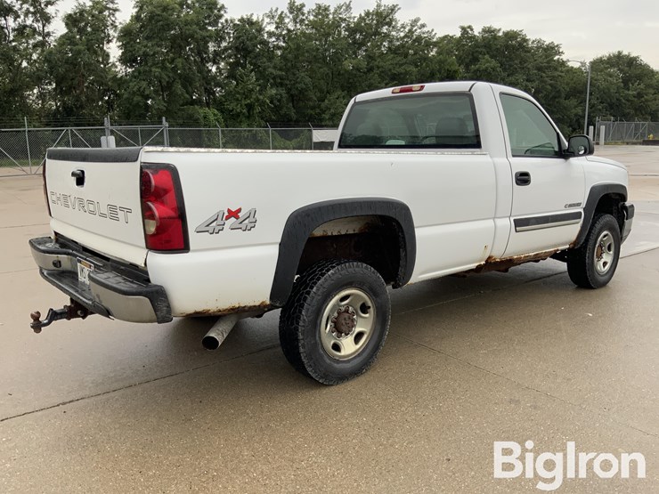 2004-chevrolet-silverado-2500-image-5