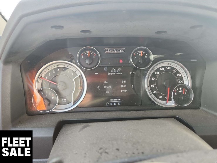 2014-ram-1500-slt-image-8