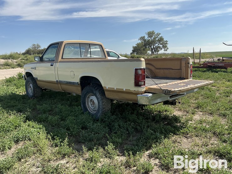 1987-dodge-dakota-image-7