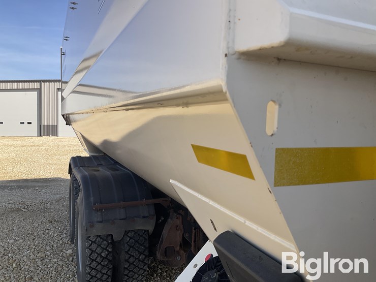 2015-western-star-4700sb-image-12