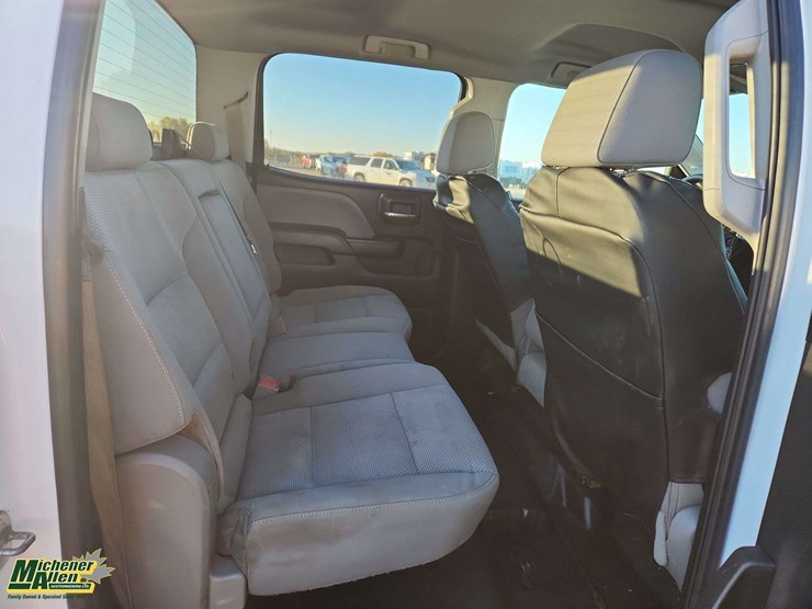 2016-chevrolet-silverado-2500hd-image-17