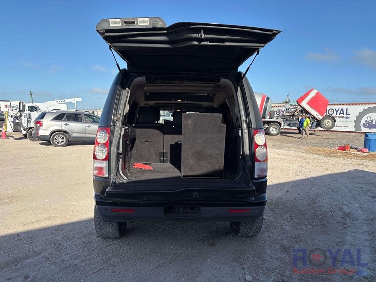 2011-land-rover-lr4-image-25