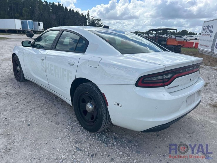 2016-dodge-charger-sedan-image-4