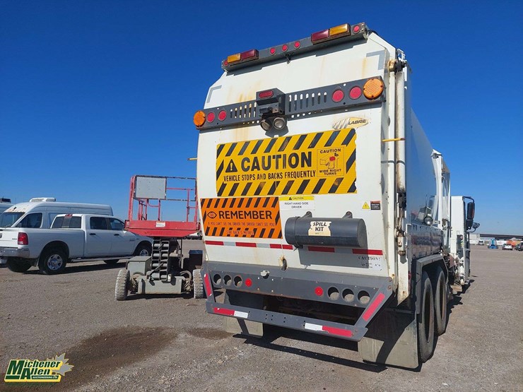 2010-international-workstar-7400-image-6