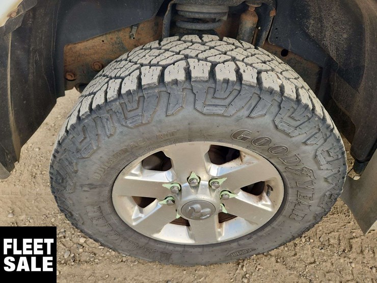 2015-ram-2500-slt-image-35