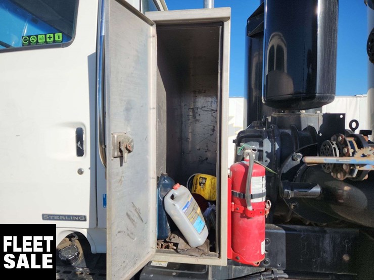 2003-sterling-lt9500-image-26