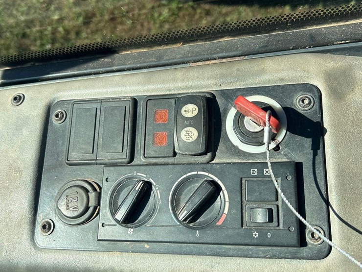 2019-deere-204l-image-19