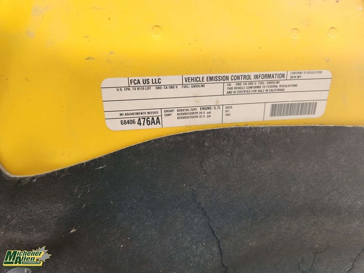 2019-ram-1500-classic-image-39